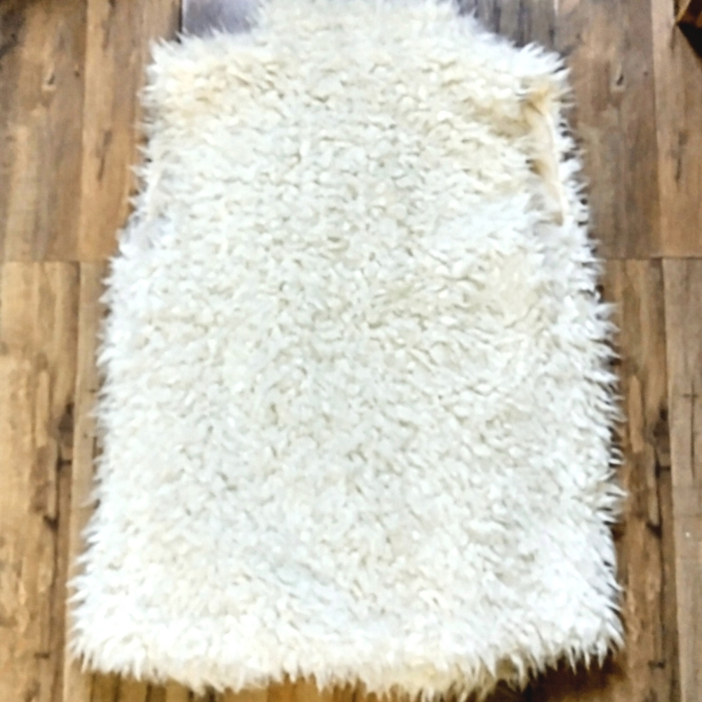 **Melrose & Market** Faux Fur Vest - Picture 5 of 5